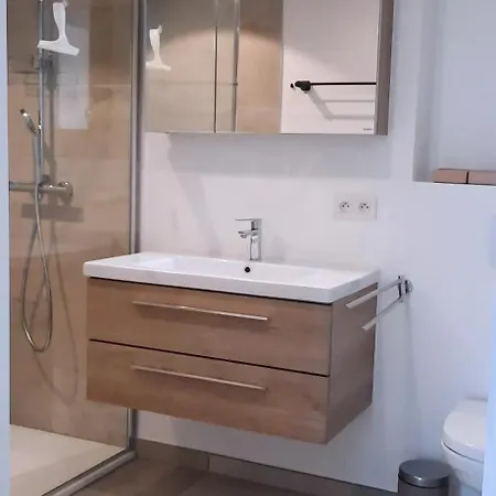Modern 2-bedroom Near The Of T102 Ostende