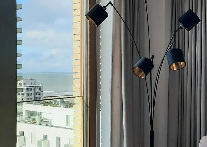 Modern 2-bedroom Near The Of T102