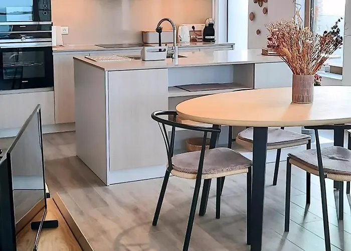 Modern 2-bedroom Near The Of T102 Lejlighed *