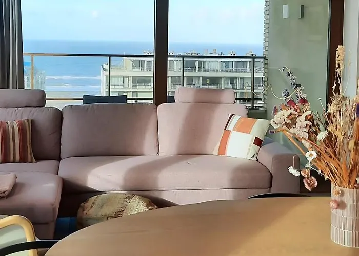 Modern 2-bedroom Near The Of T102 Lejlighed