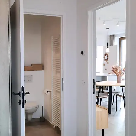 Modern 2-bedroom Near The Of T102 *